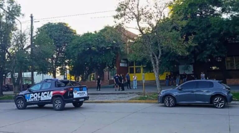 Estudiante de 15 años causa tragedia en colegio argentino disparando contra compañeros