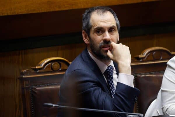 Ministro de Hacienda a Nicolás Grau sobre caja fiscal: "Que lea el informe que él mismo escribió"