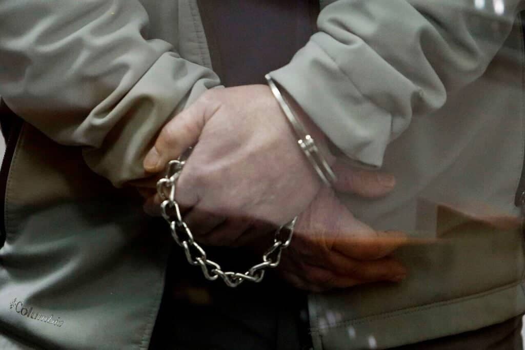 Tribunal condena a siete años de cárcel a hombre por abusos sexuales reiterados contra una menor en Pelluhue