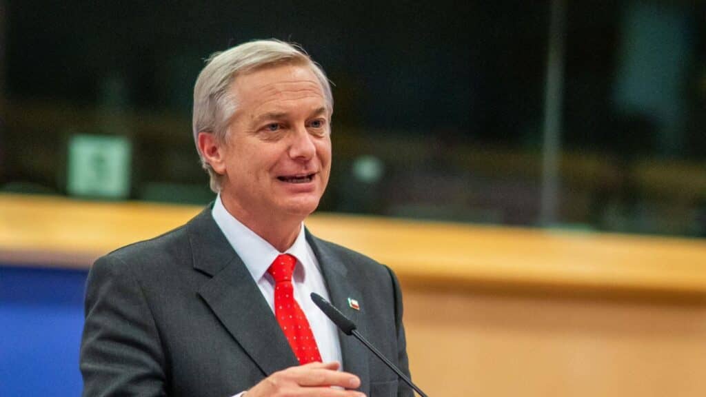 Presidente Kast en su primer discurso: "Todas las autoridades estarán al servicio de la Patria, y el que no cumpla, se va"