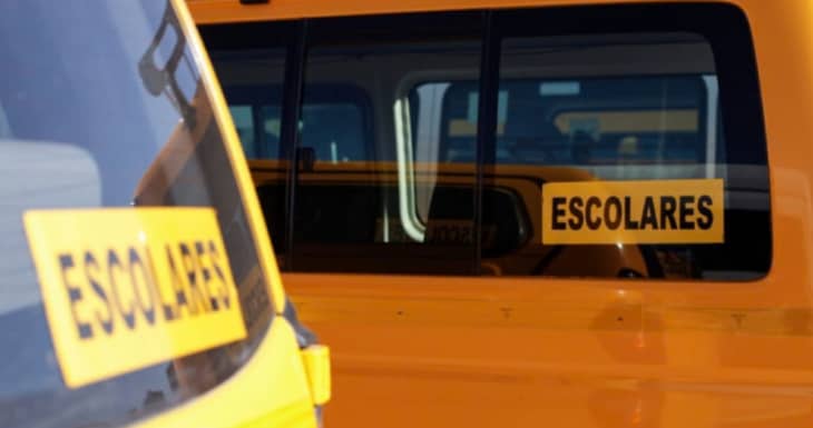DAEM Curicó y vecinos de Upeo logran acuerdo: Restablecen servicio de furgón escolar exclusivo tras reclamos de la comunidad