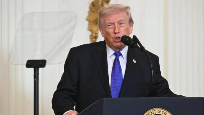 Donald Trump anuncia nuevas ofensivas contra Irán y busca eliminar su régimen