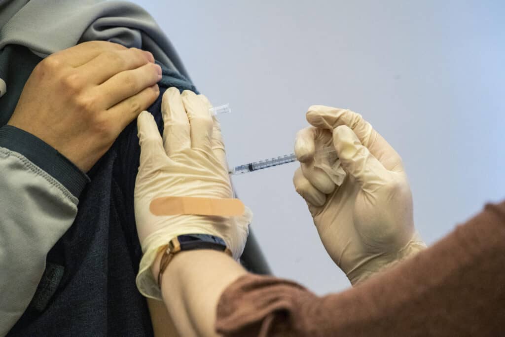 Autoridades de salud alertan sobre aumento de Influenza en el Maule y llaman a priorizar la vacunación