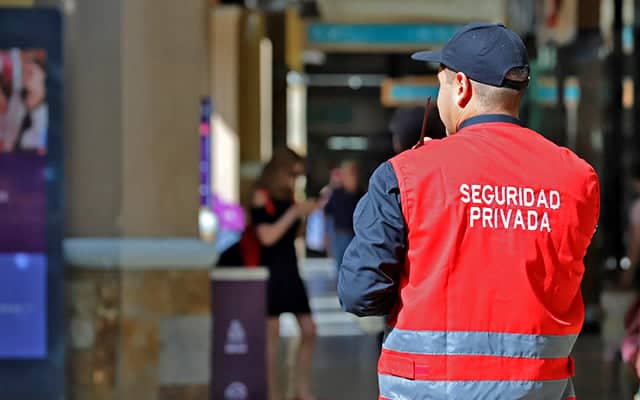 "Nos exigen 50 controles diarios": Guardia de Líder Express revela amenazas tras falso caso de robo