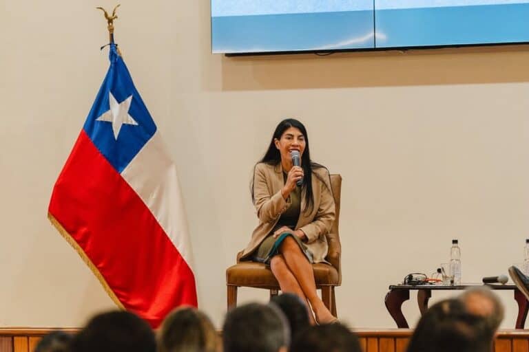Ministra Lincolao visita el Maule con resguardo policial