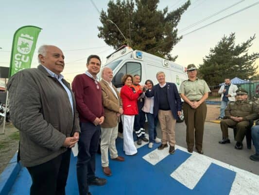 Municipalidad de Curicó entrega nueva ambulancia al Cesfam de Los Niches tras años de espera