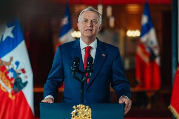 Encuesta revela que 49% cree que Plan de Reconstrucción de Kast favorece a los más ricos