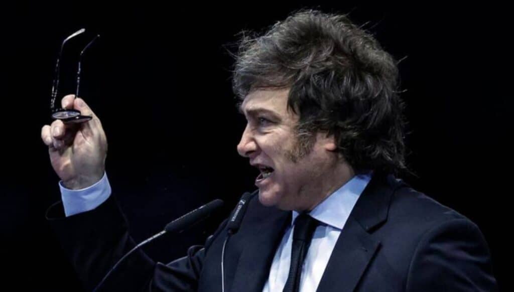 Milei veta ingreso a extranjeros que difundan odio contra Argentina