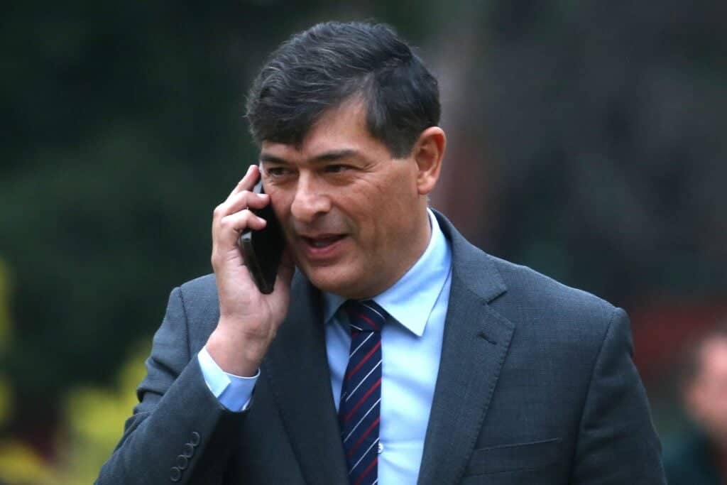 "Los votos los entregan los diputados": Parisi no asegura el respaldo del PDG pese a "excelente" reunión con ministro Quiroz