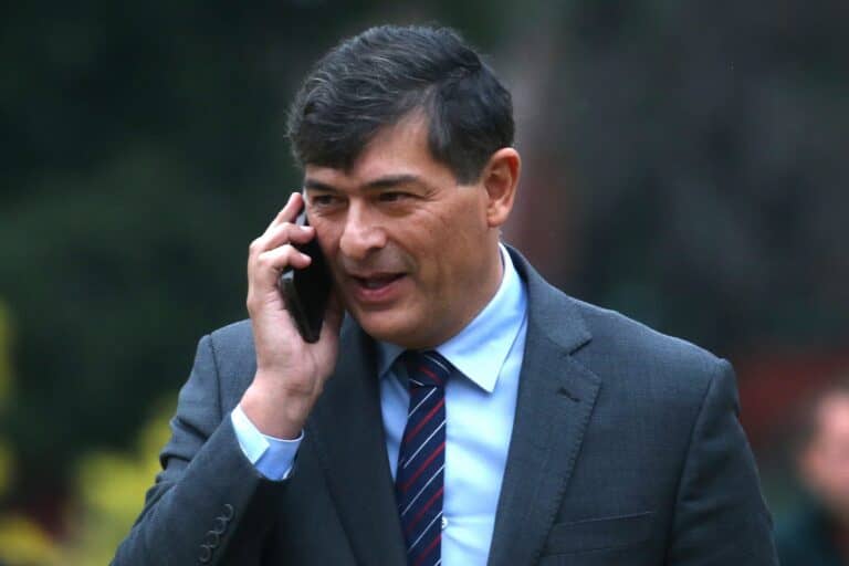"Los votos los entregan los diputados": Parisi no asegura el respaldo del PDG pese a "excelente" reunión con ministro Quiroz