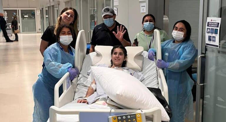 "Mi hija nació de nuevo": El complejo y exitoso proceso de rehabilitación de joven accidentada en Palquibudis