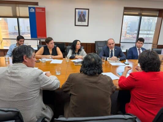 ASOBUS Curicó se reúne con el Gobierno para demandar soluciones para el transporte rural