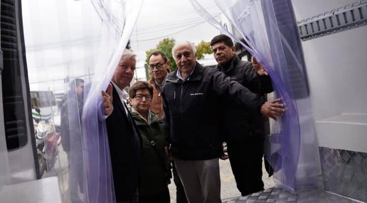 Curicó suma dos vehículos y avanza en clínica resolutiva para salud municipal