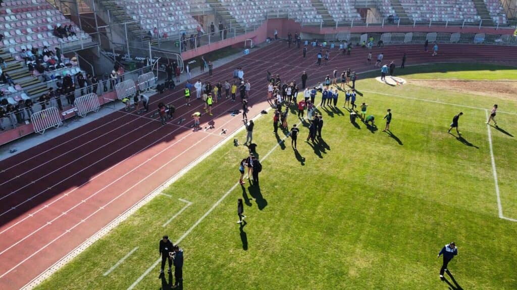 Advierten que el éxito del atletismo curicano depende de mejorar la infraestructura de La Granja