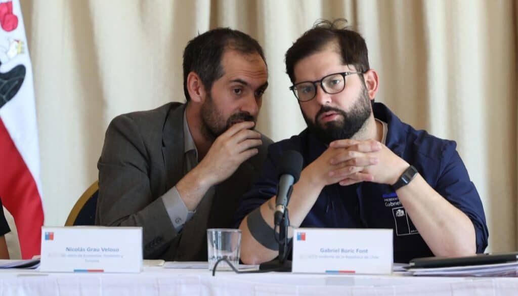 Auditoría al gobierno de Boric revela alertas fiscales por US$9.200 millones