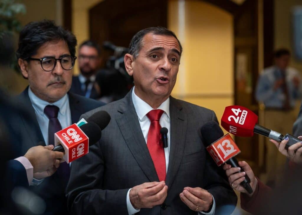 Diputado Muñoz acusa "tozudez" del Gobierno exigiendo diálogo para reformular el Plan de Reconstrucción