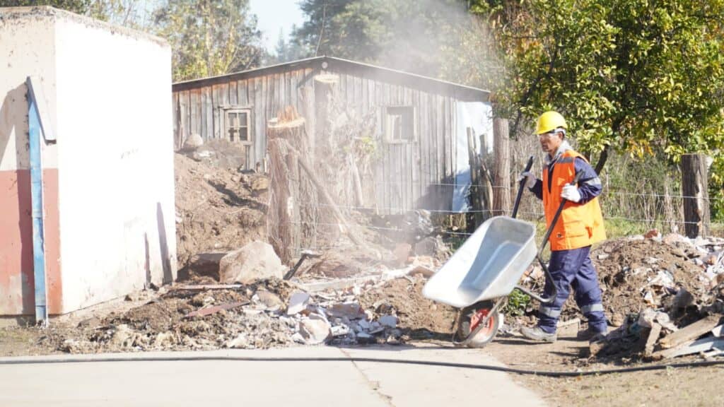 Avanzan las obras de recuperación en la exEscuela de Placilla en Licantén