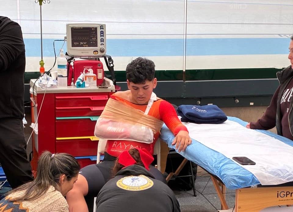 Ciclista Carlos Cid sufre fractura de clavícula tras dura caída en la Copa UCI en Peñalolén