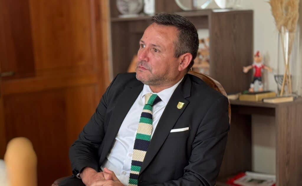 Concejo Municipal llevará al TER al alcalde de Río Claro por millonario descontrol financiero