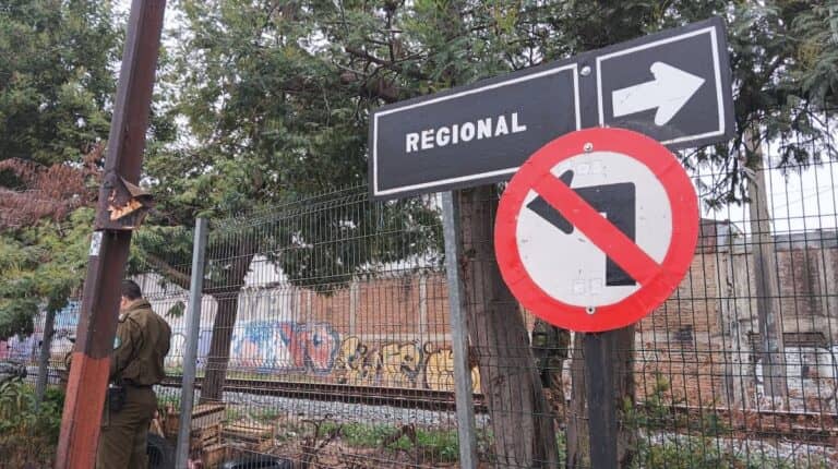 Hallan sin vida a mujer en vía férrea de Curicó: mantenía denuncia por presunta desgracia