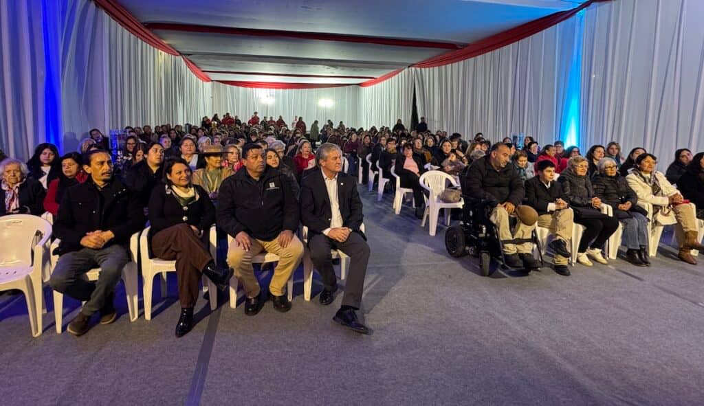 Con gran marco de público y emotivos reconocimientos Romeral celebró el Día de la Madre