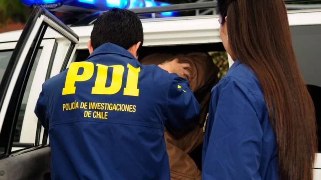 Prisión preventiva para joven sorprendido con un arma de fuego a la salida del Juzgado de Curicó