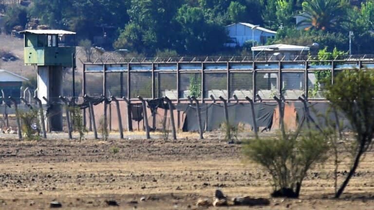 Comienza traslado de reos comunes desde Punta Peuco a cárceles del país