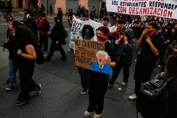 Confech llama a paralización nacional estudiantil el 3 de junio contra reformas del gobierno