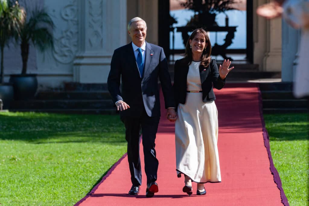 Presidente Kast convoca a senadores de derecha y centro-derecha a cena en Cerro Castillo