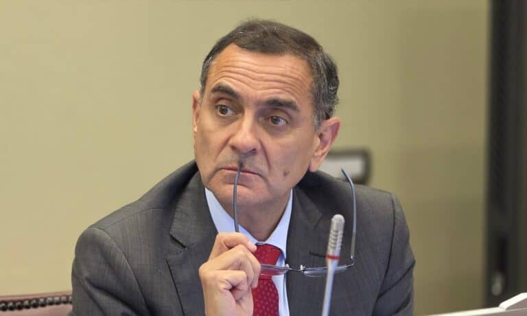 "Es un mal chiste": Diputado Muñoz arremete contra el reajuste al sueldo mínimo propuesto por el Gobierno
