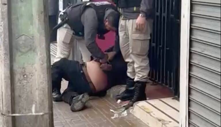 Curicó: Transeúntes frustran asalto y retienen a delincuente en el centro