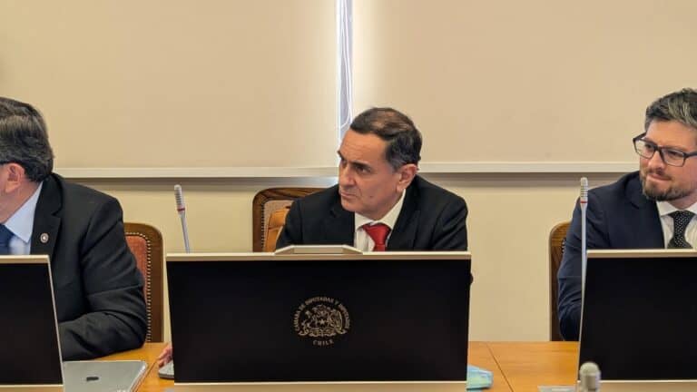 Diputado Muñoz exige test de drogas obligatorio para todas las autoridades tras someterse a examen aleatorio
