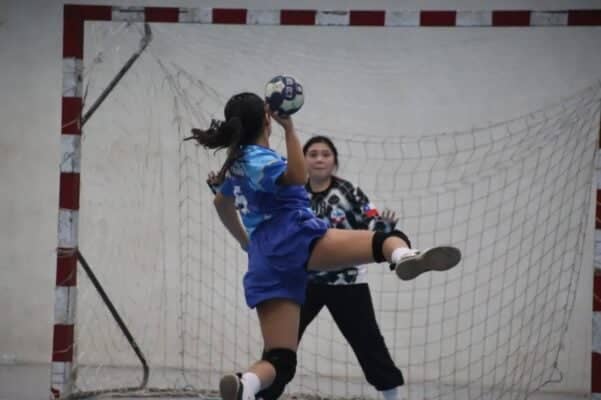 La fiesta del balonmano se vive este fin de semana en el Polideportivo de Curicó