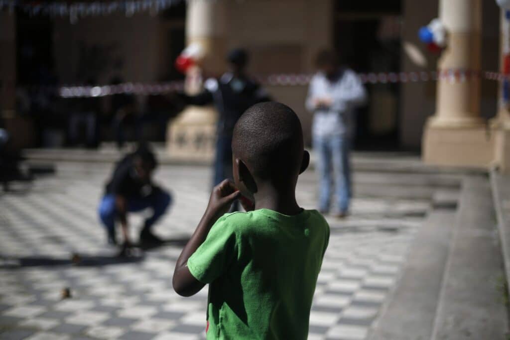 Alcalde de Romeral anuncia ubicación de seis niños haitianos en la comuna