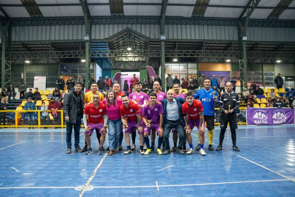 Masiva asistencia marca el éxito del Gran Showbol familiar en Rauco