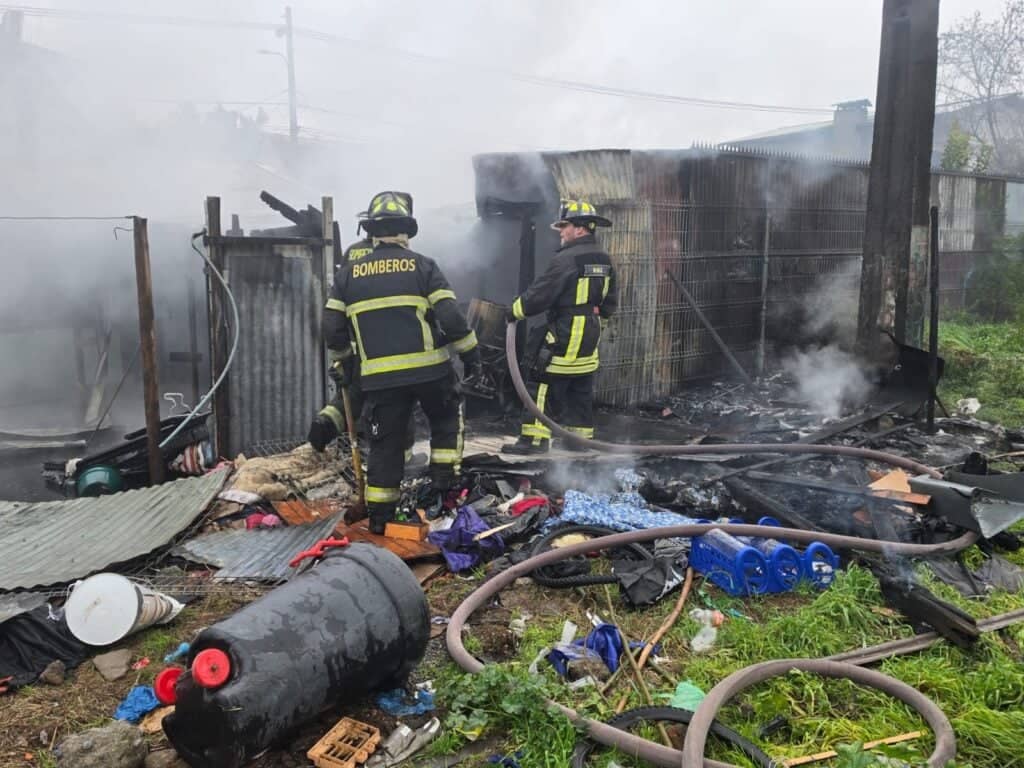 Pelea finaliza en incendio intencional en Dragones Norte: Damnificado amenaza con "justicia propia"