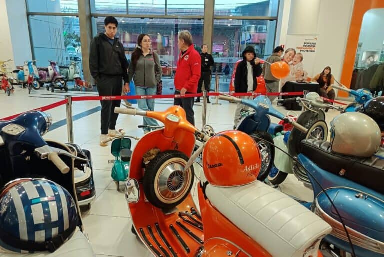Exhibición de autos y motos clásicas revive la historia del motor en Curicó