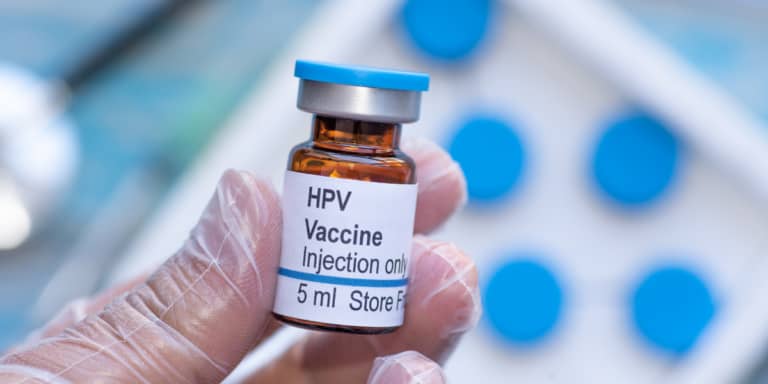 Vacuna contra el VPH logra cero muertes por cáncer de cuello uterino en jóvenes inglesas