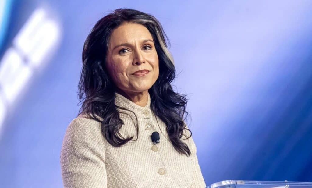 Exdirectora de Inteligencia de EE.UU. acusa a Biden de financiar y ocultar laboratorios biológicos en Ucrania