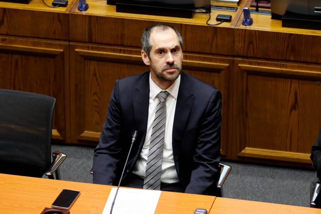 Senado rechaza acusación constitucional contra exministro Nicolás Grau