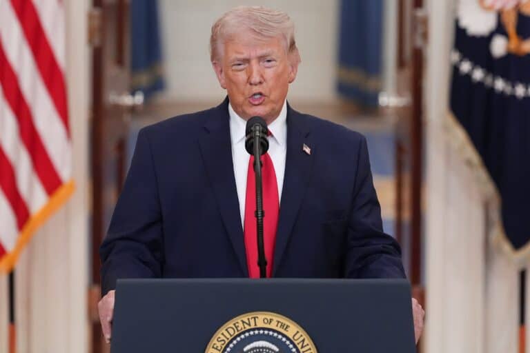 Trump asegura que operativo militar de EE.UU. dio muerte al líder del Tren de Aragua