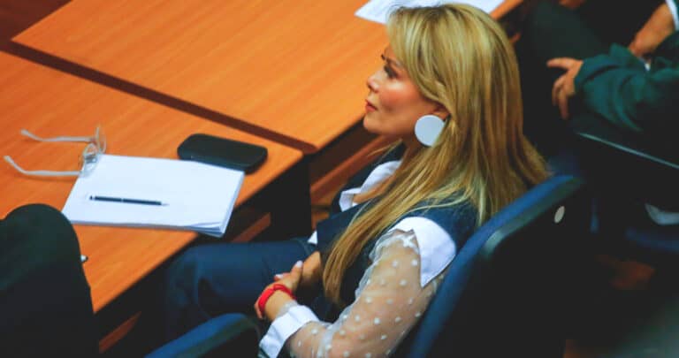 Suspenden preparación de juicio oral contra Cathy Barriga: Juez se inhabilita por cercana amistad con abogados de Joaquín Lavín León