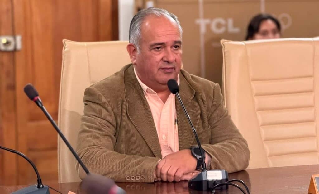 Concejo Municipal aprueba entrega de medalla de honor a destacada voluntaria de Bomberos