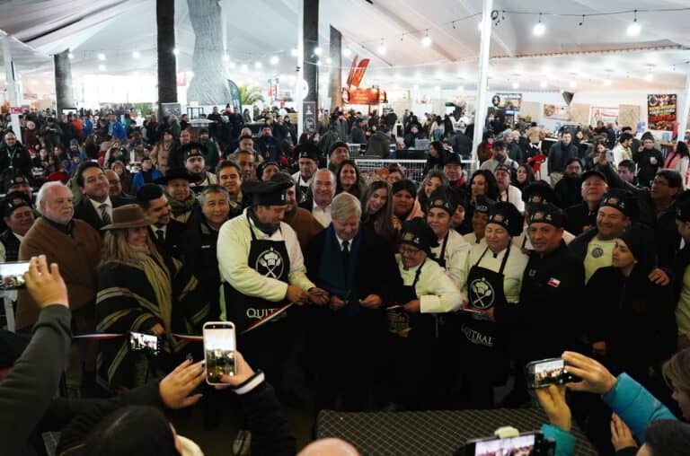 Curicó da el vamos a la Feria de los Caldos 2026: gastronomía, seguridad y shows en vivo hasta el domingo