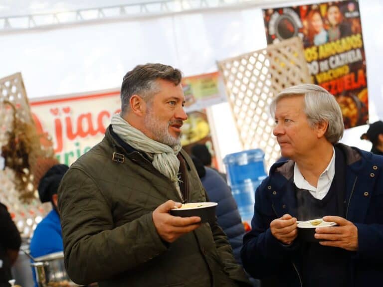 Alcalde de Ñuñoa visita la Feria de los Caldos de Curicó destacando alianza estratégica