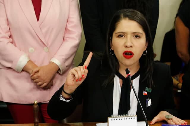 “Cobardes y sinvergüenzas”: El duro emplazamiento de la diputada Veloso al Gobierno por Megarreforma