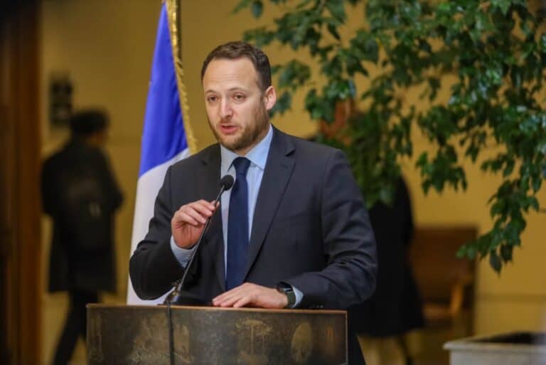Diputado Guzmán propone adelantar tarifa rebajada para personas mayores en eventos culturales del Maule