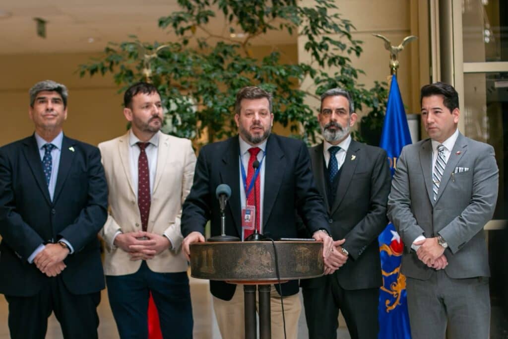 Bancada del PNL reúne 65 firmas para investigar presunto "impuesto encubierto" en autopistas y TAG