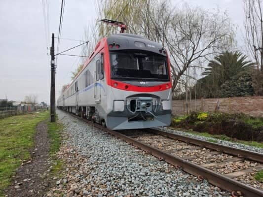 Fatal accidente en Curicó: Ciclista muere tras ser impactado por tren en cruce Santa Fe