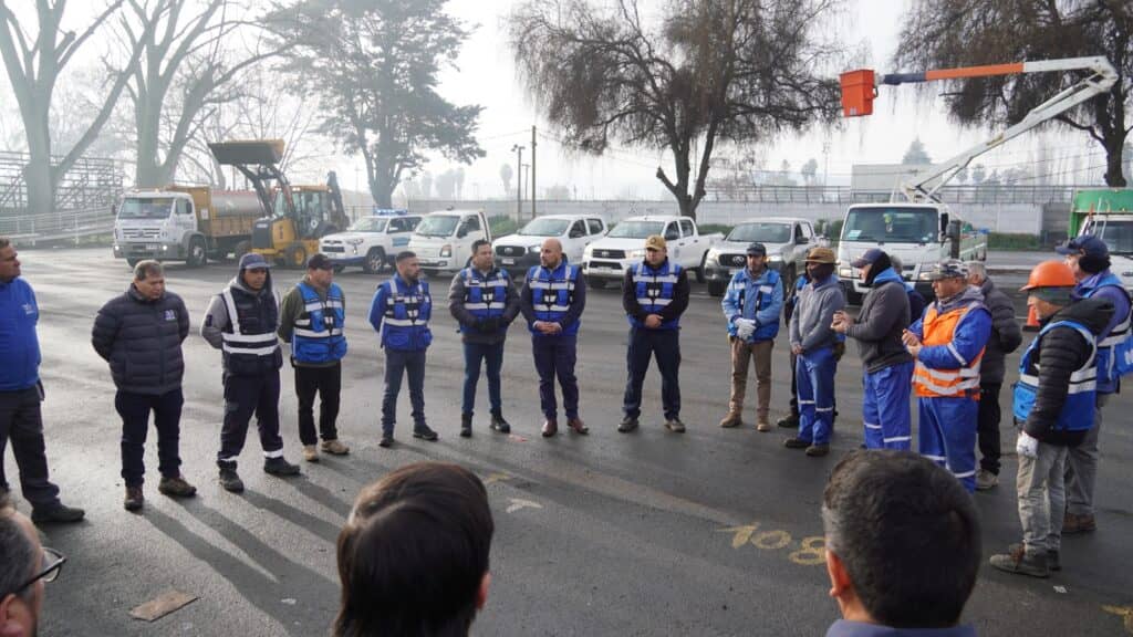 Molina alista cuadrillas, maquinaria y contingente de emergencia ante sistema frontal